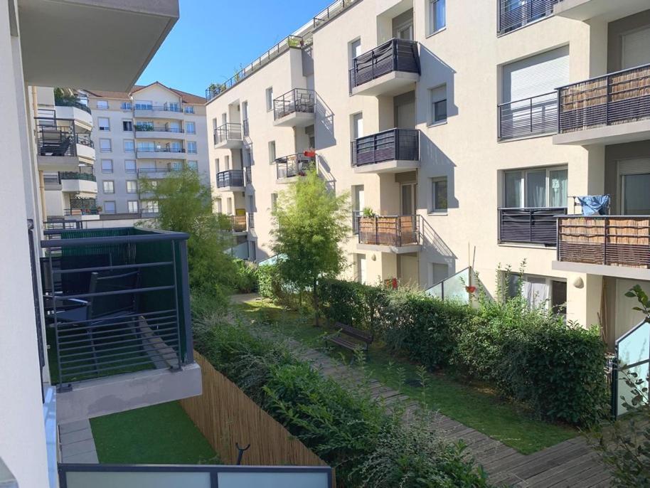 Апартаменты Beau Studio Tout Confort Au Calme Avec Parking . Вийёрбан Экстерьер фото